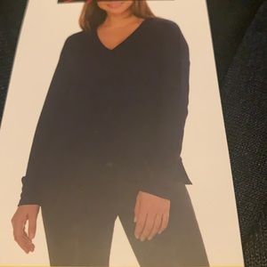 Kirkland signature ladies long sleeve V neck, relaxed fit,small,color navymarled
